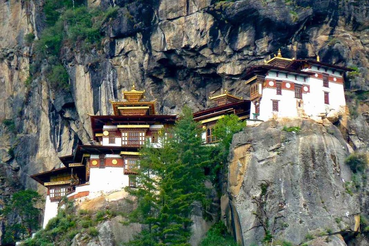 Чем интересно королевство Бутан