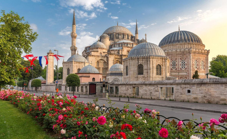 В Стамбуле для туристов изменится стоимость посещения дворцов-музеев